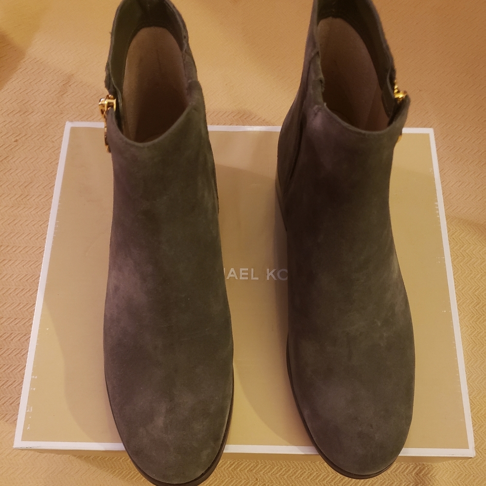 Brand New Michael Kors Lainey Booties - Picture 6 of 6